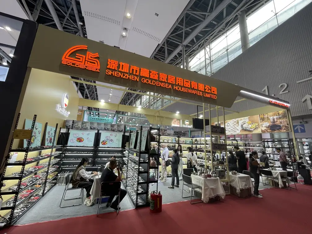 Goldensea booth at the 139th Canton Fair displaying cookware products for B2B buyers