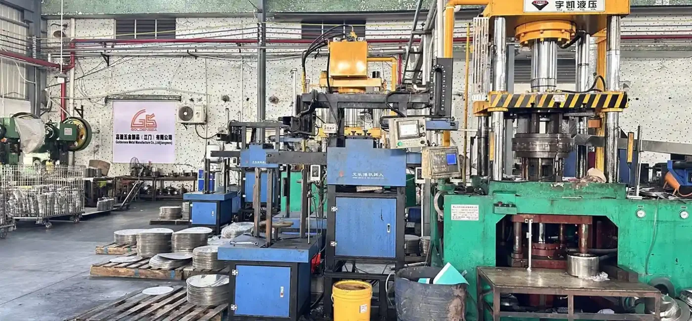 Goldensea Jiangmen hydraulic press workshop for stainless steel cookware body forming
